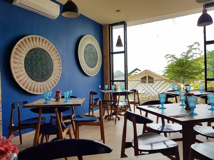 Food & Drinks 5, Triple 8 Suites, West Manggarai
