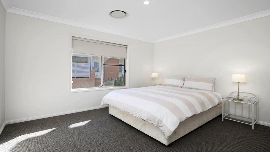 Bedroom 3, Watermark #17 Pool In Complex Accom Holidays, Gosford - East
