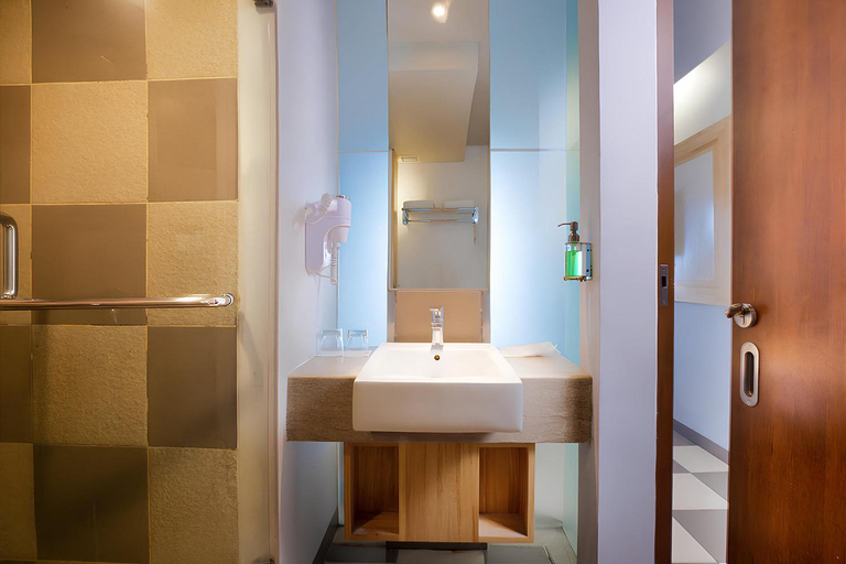 Bathroom 10