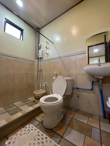 Bathroom 4, La Vie Adventure Trails, Bongabon