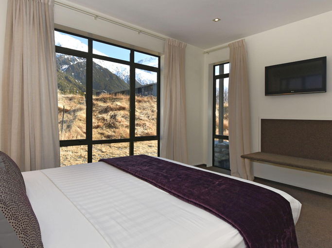 Bedroom 2, Aoraki Court Motel, Mackenzie
