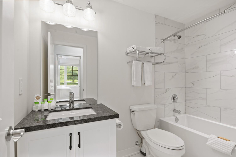 Bathroom 4, Touchstone Resort, Muskoka