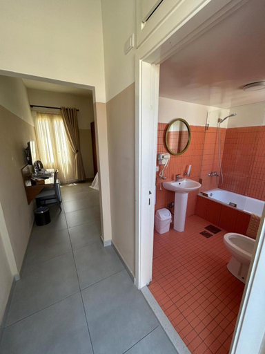 Bathroom 3, VICTORIA BOUTIQUE HOTEL, Tripoli