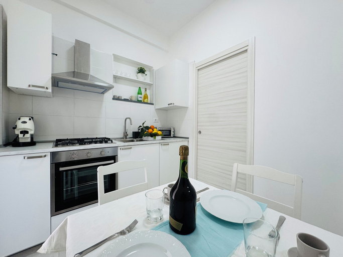 Others 5, YourHome - Relais Sant'Anna, Napoli