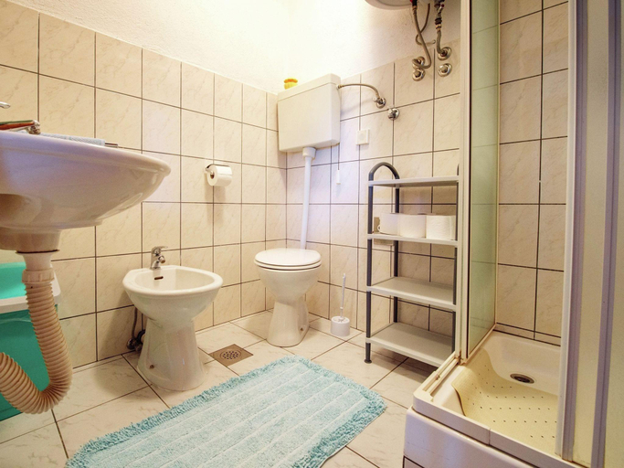 Bathroom, Cottage in Lovinac near Paklenica Park, Lovinac