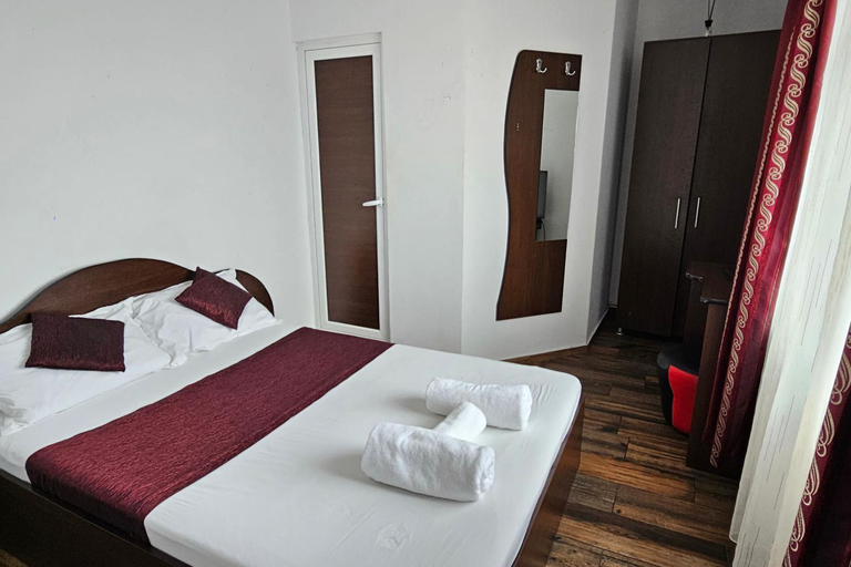 Bedroom 2, Flamingo Hotel, Pitesti
