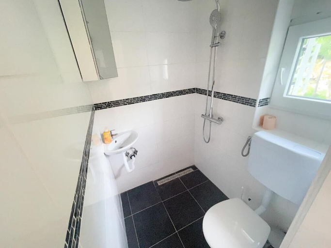 Bathroom 3, Apartmani Florijan 2, Crikvenica
