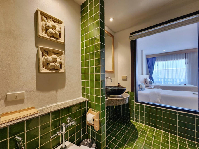 Bathroom 29