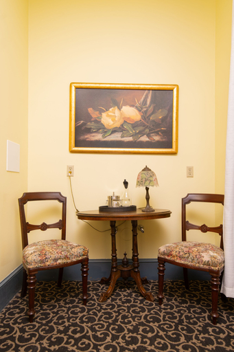 Others 5, The Lafayette Inn, Northampton