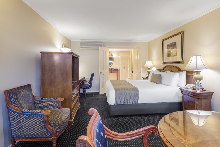 Bedroom 4, Canterbury International Hotel, Melbourne