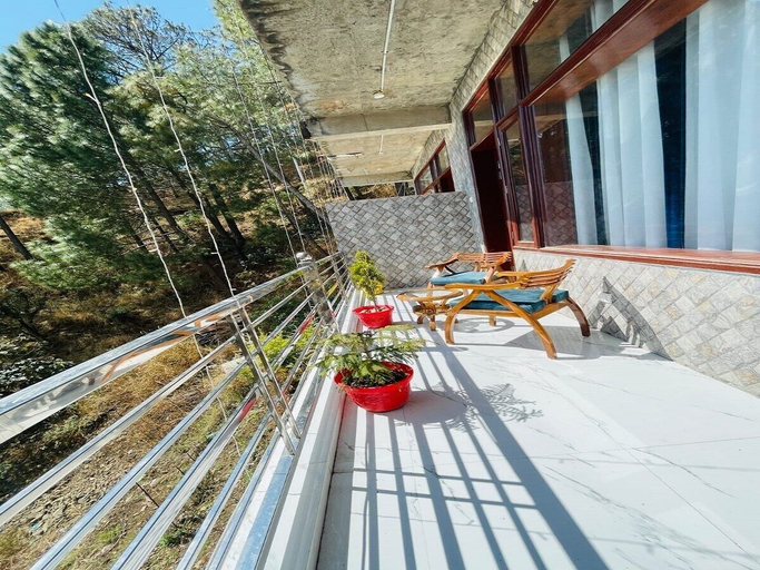 Exterior & Views 4, The Claremont, Solan