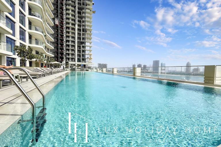 Sport & Beauty, LUX The Marina Vista Beachfront Suite, Dubai