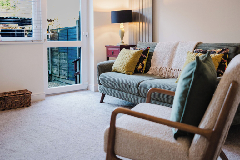 Others 4, Corner House - Bright 2BD in Cheltenham, Gloucestershire