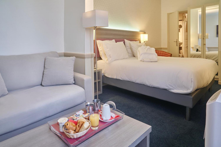 Bedroom 3, Hotel Poussin, Paris