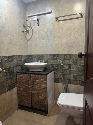 Bathroom 4, Vihaan Inn Guest House, North Goa