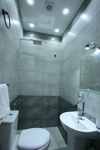 Bathroom 5, Capital City Hotel, Qasr an-Nil
