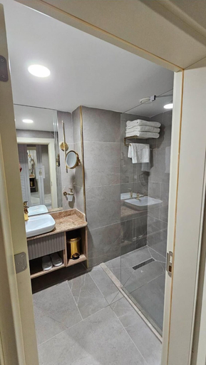 Bathroom 5, ROCCİA DOWNTOWN HOTEL, Merkez