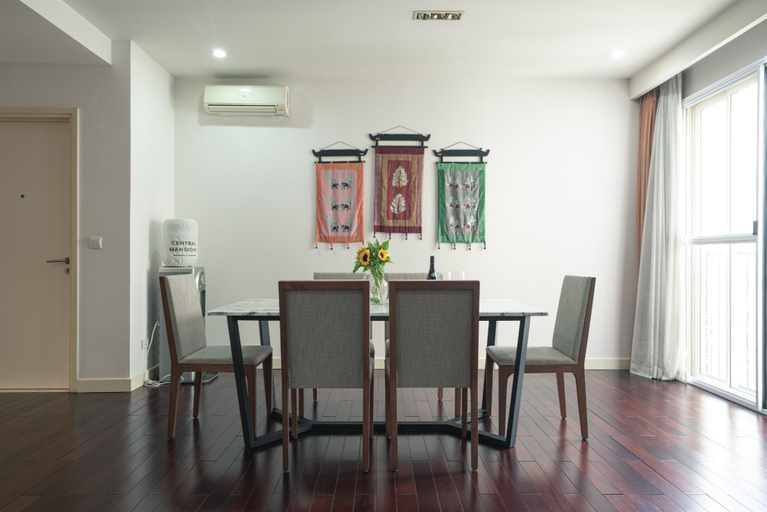 Dining Room 11
