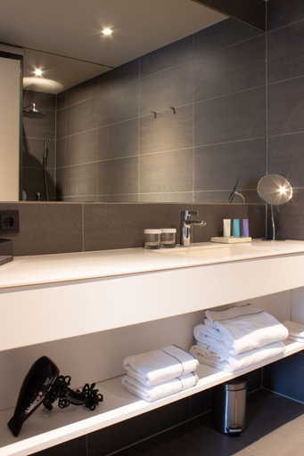 Bathroom 5, SANA Berlin Residence, Berlin