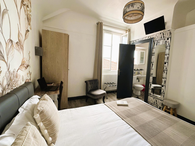 Bedroom 13