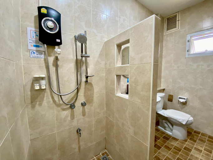 Bathroom 15