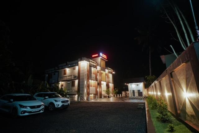 THE AIRPORT HOTEL - Honesty Residency, Kannur