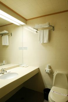 Bathroom, Pearl Hotel Jeju, Jeju