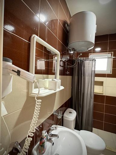 Bathroom 3, Apartmens Xhenis Lux