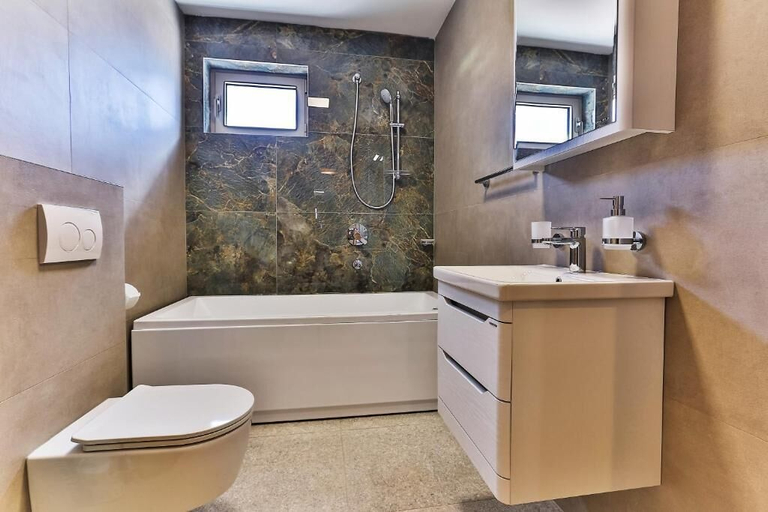 Bathroom 3, Luxury Apartments Przno