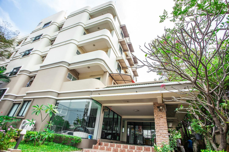 Exterior 16