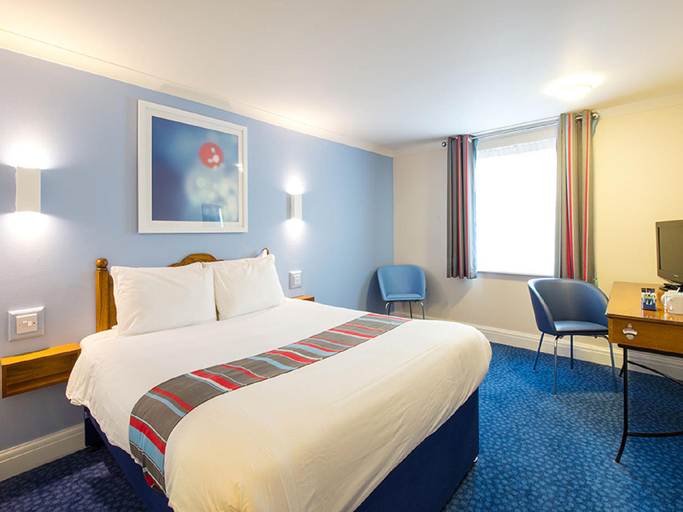 Bedroom 2, Travelodge Birmingham Sheldon, Birmingham