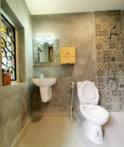 Bathroom 14