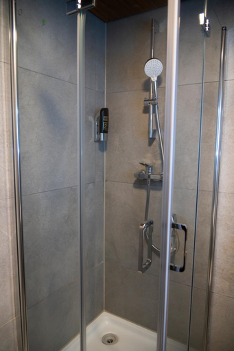 Bathroom 4
