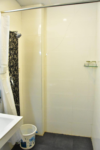 Bathroom 4, Ags Holiday Resorts, Vellore