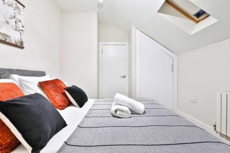 Bedroom 2, Whitchurch Place 2 Bed Flat in Cardiff, Cardiff