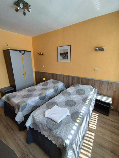 Bedroom 2, Opera Family Hotel - former City Mark hotel, Varna