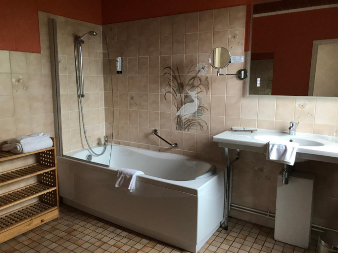 Bathroom 2, Logis Hotel & Restaurant La Paix, Aisne