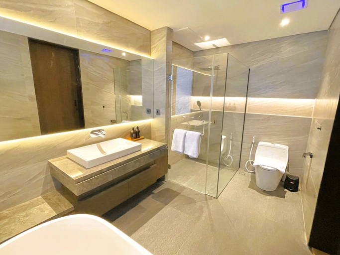 Bathroom 4, Bugenvilla Bandung, 4BR, Heated Swimming Pool, Bandung