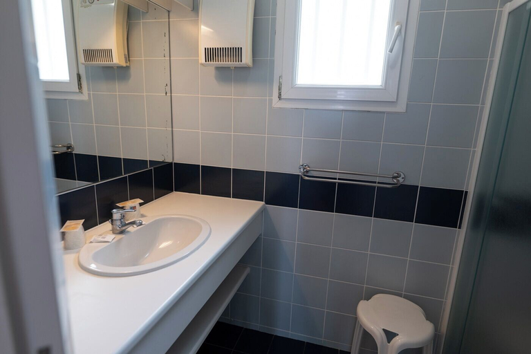 Bathroom 5, Club Vacances Bleues Keravel, Morbihan