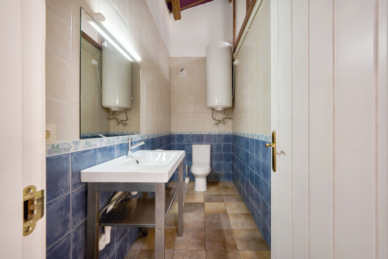 Bathroom 3, San Francisco 58, La Rioja