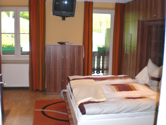 Bedroom 2, Hotel Restaurant Hausberg Garmisch-Partenkirchen, Garmisch-Partenkirchen
