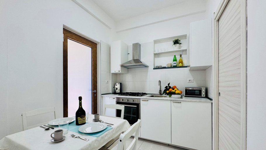 Others 4, YourHome - Relais Sant'Anna, Napoli