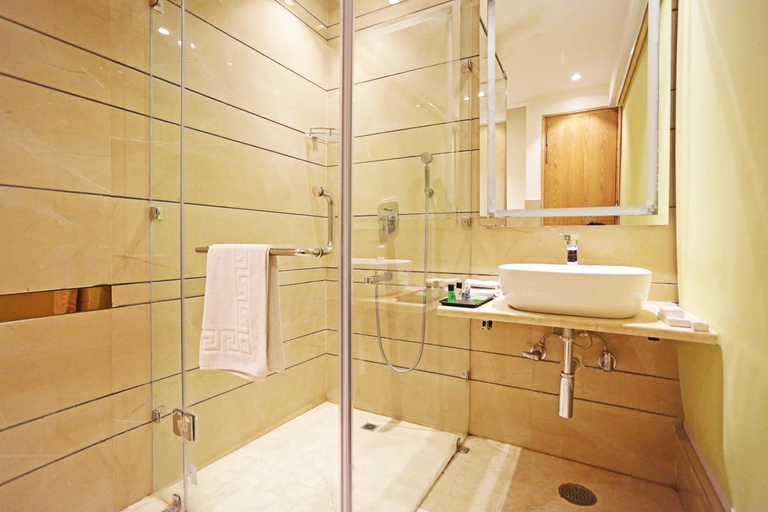 Bathroom 7