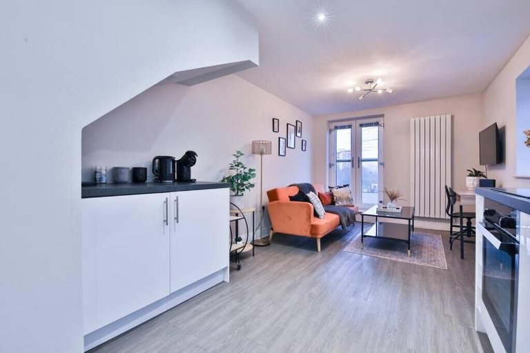 Others 5, Whitchurch Place 2 Bed Flat in Cardiff, Cardiff