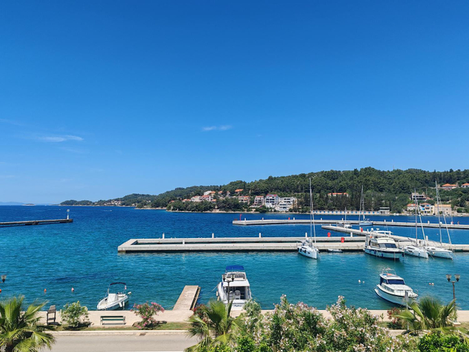 Others 4, Hotel Dalmacija, Vela Luka
