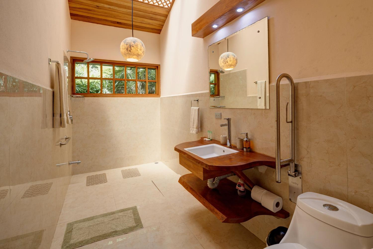 Bathroom 3, Las Palomas Villas, Talamanca