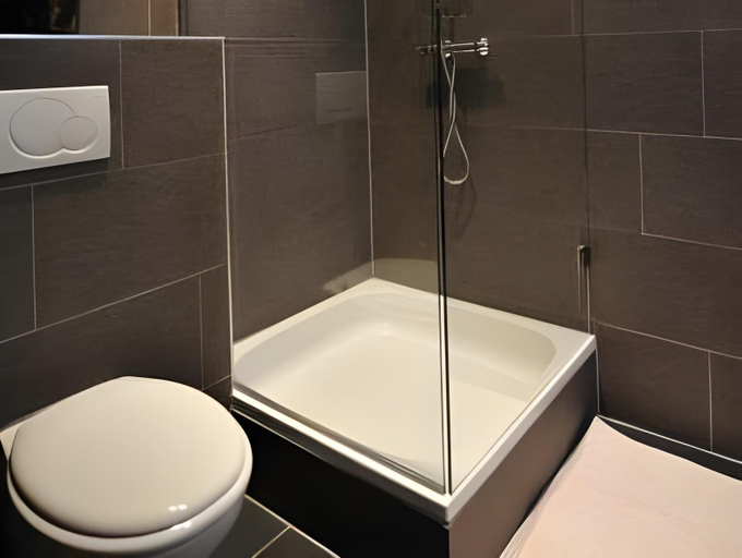 Bathroom 3, B&B The Posthoorn Amsterdam, Amsterdam