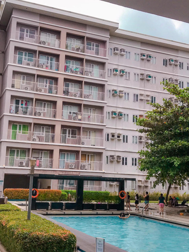 Relaxation for Family & Couples Comfort Netflix & Chill Near Mall SM Fairview Trees Residences Quezo, Quezon City