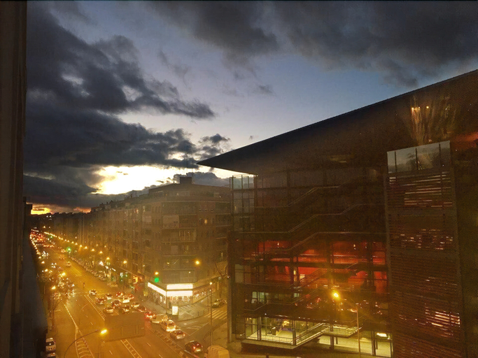 Exterior & Views