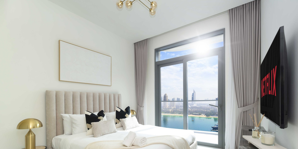 Bedroom 2, LUX The Marina Vista Beachfront Suite, Dubai